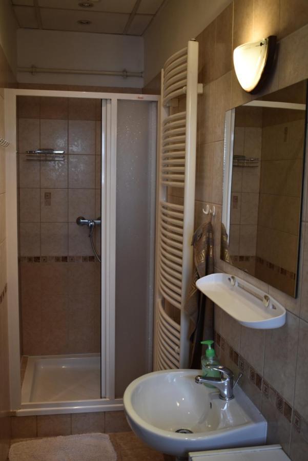 Apartmány Lenka Karlovy Vary Esterno foto