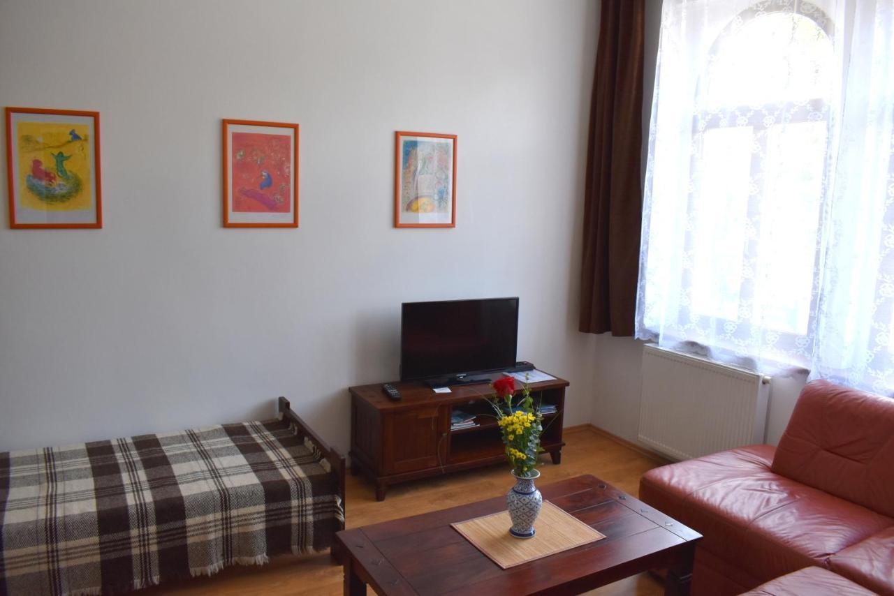 Apartmány Lenka Karlovy Vary Esterno foto