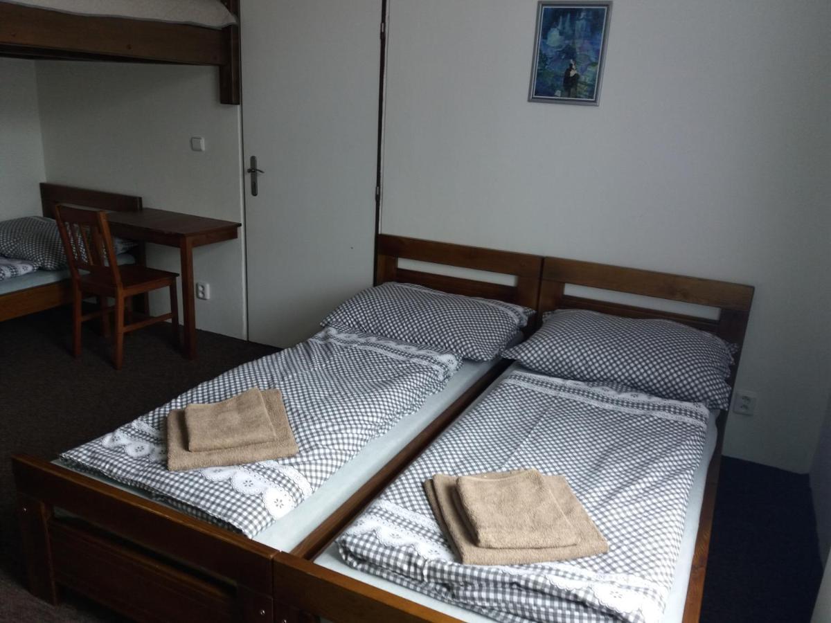Apartmány Lenka Karlovy Vary Esterno foto