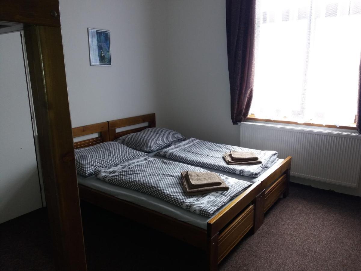 Apartmány Lenka Karlovy Vary Esterno foto